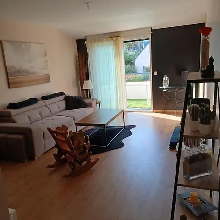 Apartment Grand 2p Dans Immeuble Pmr